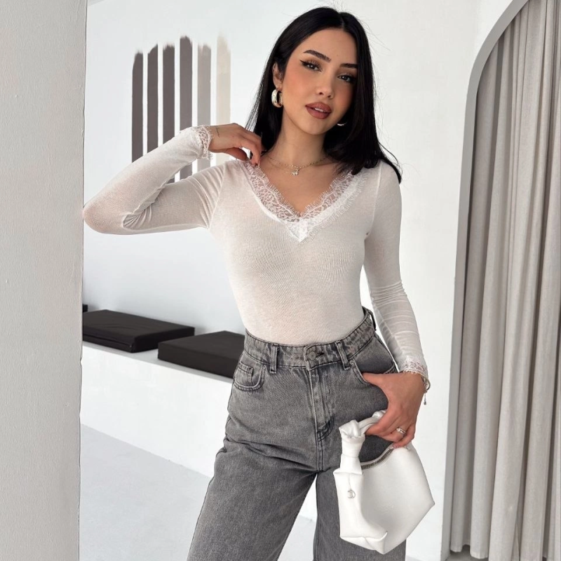 Kadın Dantel Detaylı V Yaka Arkası V Yaka Kaşmir Dokulu Uzun Kollu Bluz - Beyaz