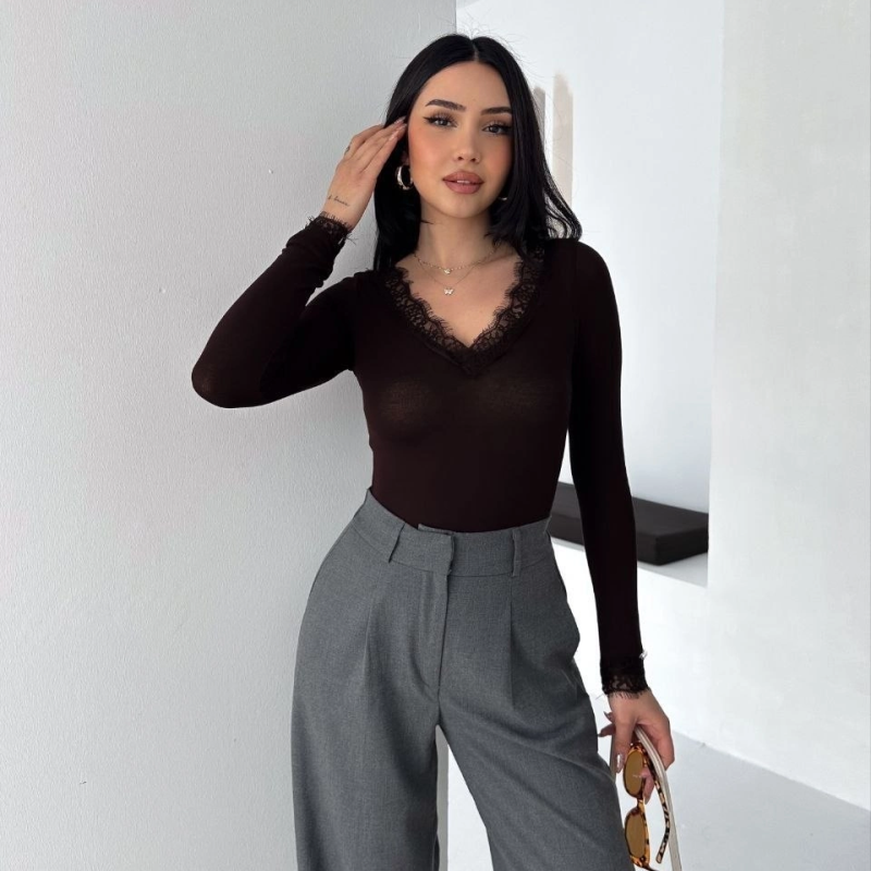 Kadın Dantel Detaylı V Yaka Arkası V Yaka Kaşmir Dokulu Uzun Kollu Bluz - Siyah