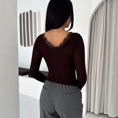 Kadın Dantel Detaylı V Yaka Arkası V Yaka Kaşmir Dokulu Uzun Kollu Bluz - Vişne Çürüğü