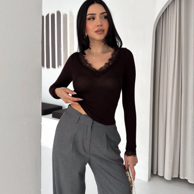 Kadın Dantel Detaylı V Yaka Arkası V Yaka Kaşmir Dokulu Uzun Kollu Bluz - Vişne Çürüğü