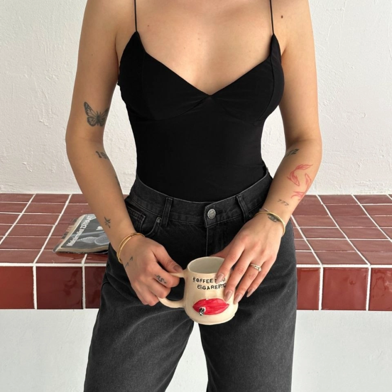 Kadın Derin Dekolte Askılı Body Sırt Dekolteli Şık Kolsuz Yazlık Bodysuit - Siyah