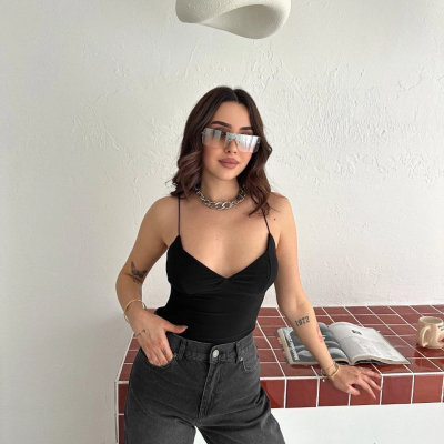 Kadın Derin Dekolte Askılı Body Sırt Dekolteli Şık Kolsuz Yazlık Bodysuit - Siyah