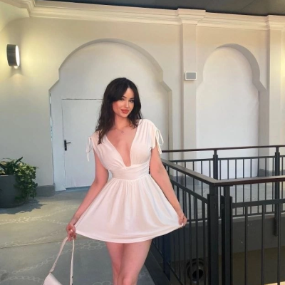 Kadın Derin V Yaka Etek Görünümlü Şortlu Elbise Drapeli Mini Yazlık - Beyaz