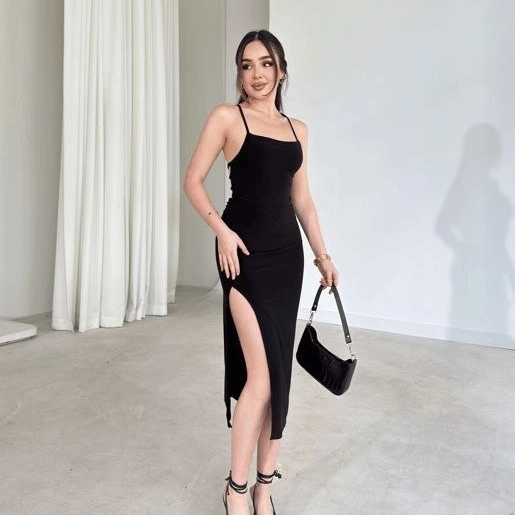 Kadın İp Askılı Sırt Dekolteli Bağlama Detaylı Yırtmaçlı Midi Elbise - Siyah