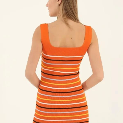 Kadın Kare Yaka Midi Boy Likralı Polelit Elbise - Turuncu