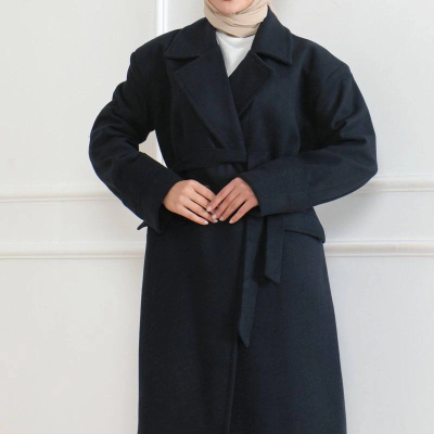 Kadın Kaşe Kaban Uzun Boy Kruvaze Yaka Kuşaklı Tesettür Kaşe Kaban Astarlı - Lacivert