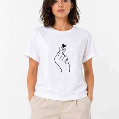 Kadın Kore Parmak Kalp Aşk Temalı Minimal Baskılı Tişört Yazlık Kısa Kol T-Shirt  - Beyaz
