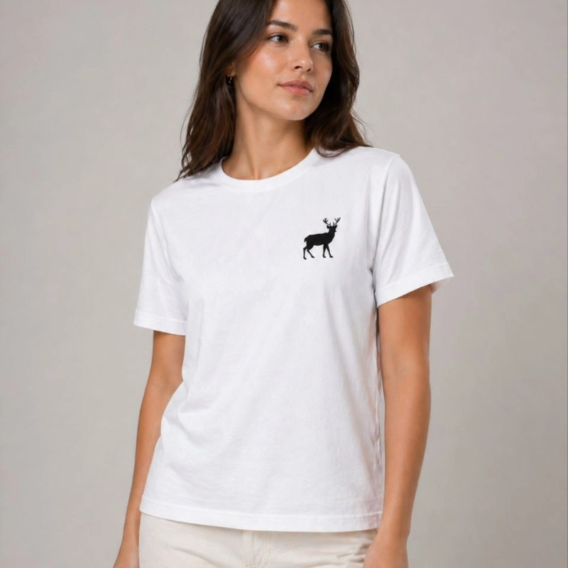 Kadın Minimal Geyik Logolu Tişört Bisiklet Yaka Kısa kol Yazlık T-Shirt - Beyaz