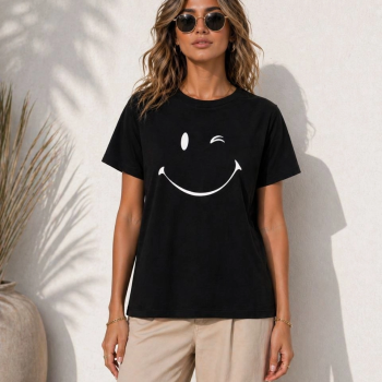 Kadın Minimal Gülümseyen Yüz Baskılı Tişört Kısa Kol Yazlık T-Shirt - Siyah Kadın Minimal Gülümseyen Yüz Baskılı Tişört Kısa Kol Yazlık T-Shirt - Siyah