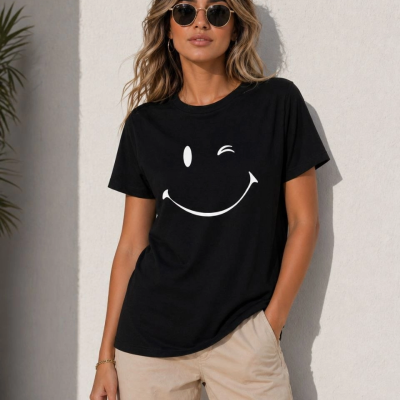 Kadın Minimal Gülümseyen Yüz Baskılı Tişört Kısa Kol Yazlık T-Shirt - Siyah