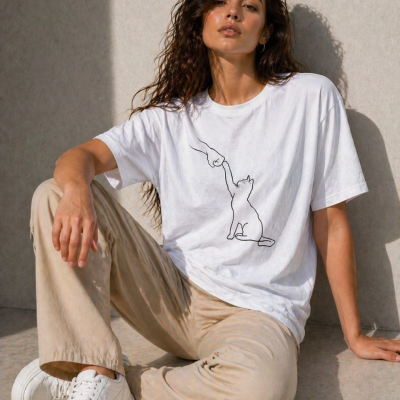 Kadın Minimal Kedi Çizim Baskılı Tişört Kısa Kol Yazlık T-Shirt - Beyaz