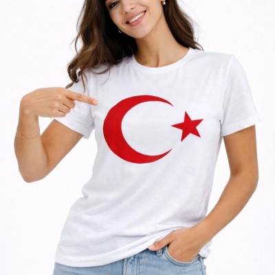Kadın T-Shirt Kısa Kol Bisiklet Yaka Ay Yıldız Bayrak Baskılı Tişört - Beyaz