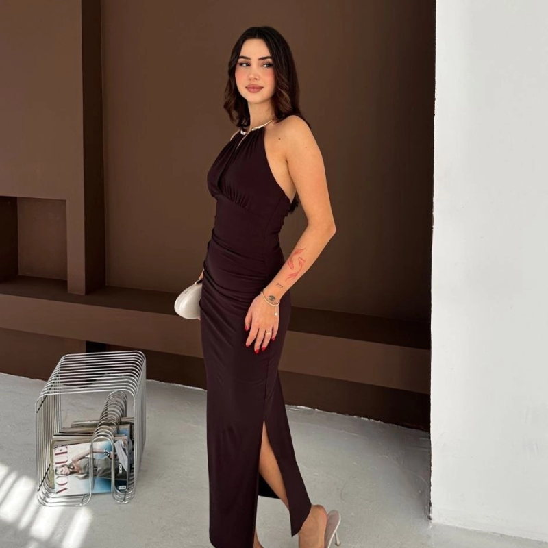 Kadın Uzun Abiye Elbise Yırtmaçlı Sırt Dekolteli Şık Gece Elbisesi - Kahverengi