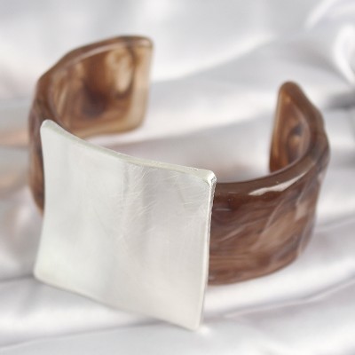 Kahverengi Mermer Desen Akrilik Plastik Gümüş Kare Plaka Model Vintage Kadın Bilezik