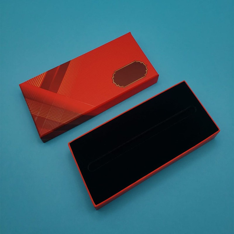 Kalem Kutusu Kırmızı Tasarımlı 