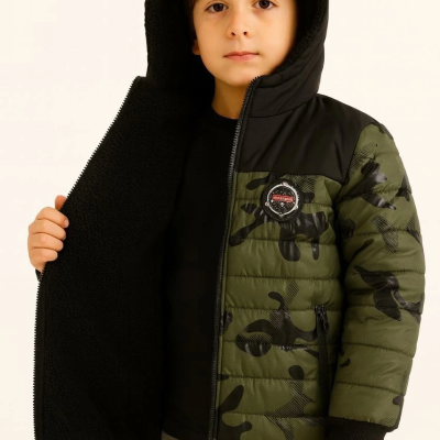 Kamuflaj Desenli Mont İçi Sıcak Tutan Pelüş Astarlı, Kapüşonlu, Fermuarlı Kışlık Su İtici Şişme Mont - Haki