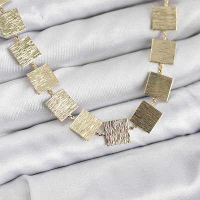 Kare Plaka Model Gold Renk Kadın Kolye