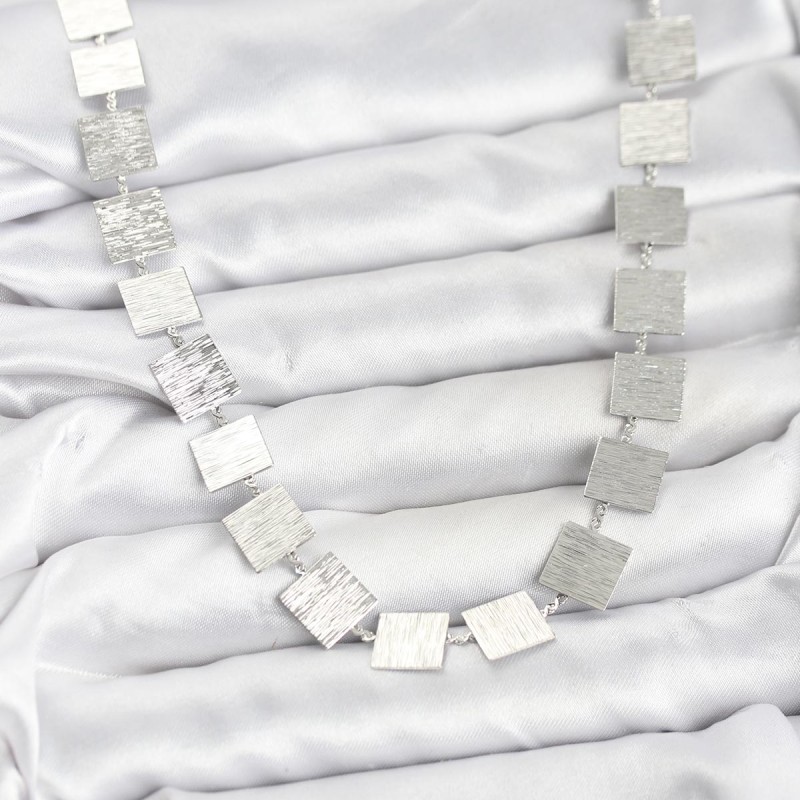 Kare Plaka Model Gümüş Renk Kadın Kolye