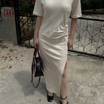 Kısa Kollu Uzun Yandan Yırtmaçlı Elbise - Bej -