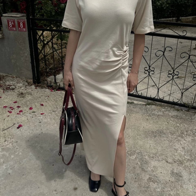 Kısa Kollu Uzun Yandan Yırtmaçlı Elbise - Bej -