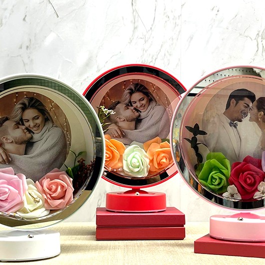 Kişiye Özel Gül Desenli Fotoğraf Alanlı Ledli Çerçeve 