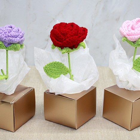 Kutulu Tekli El Örgüsü Gül Kutulu