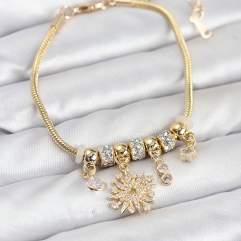 Kutup Yıldızı Model Charmlı Gold Renk Kadın Bileklik