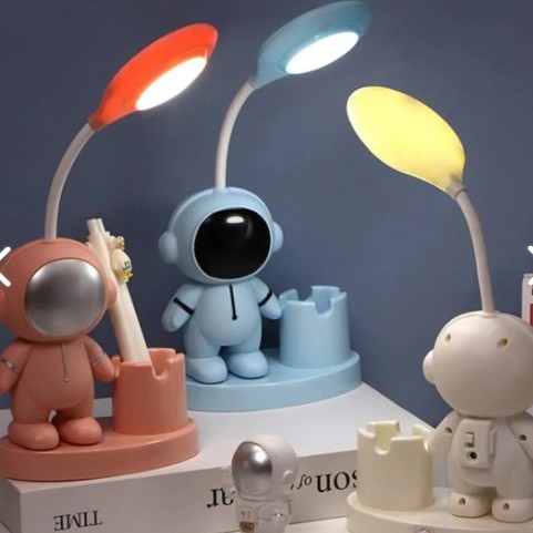 LED Astronot Masa Lambası Ve Kalemlik