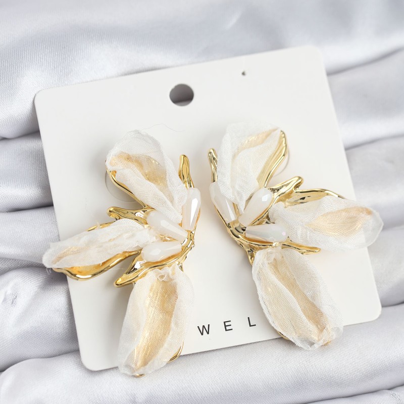 Lotus Model Beyaz Renk Tüllü Kadın Küpe