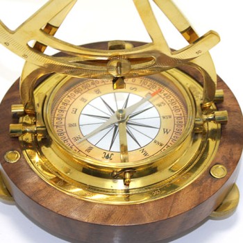 Masa Üstü Pusulalı Dürbün Modeli 