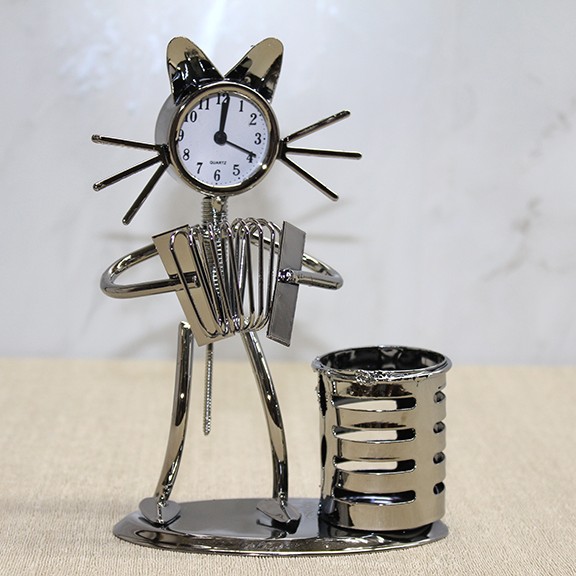 Metal Akordiyon Çalan Müzisyen Kedi Saat Ve Kalemlik 