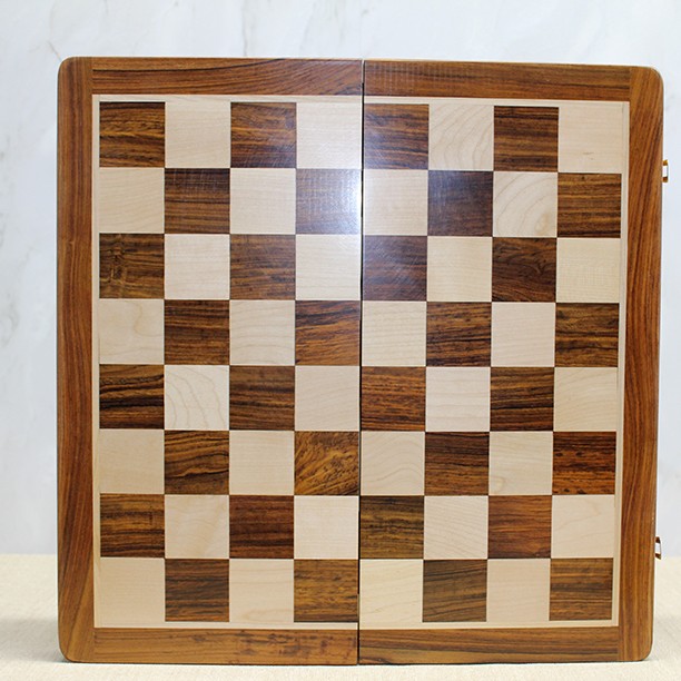 Mıknatıs Taşlı Ahşap Katlanabilir Kutulu Satranç Oyunu 40 Cm 