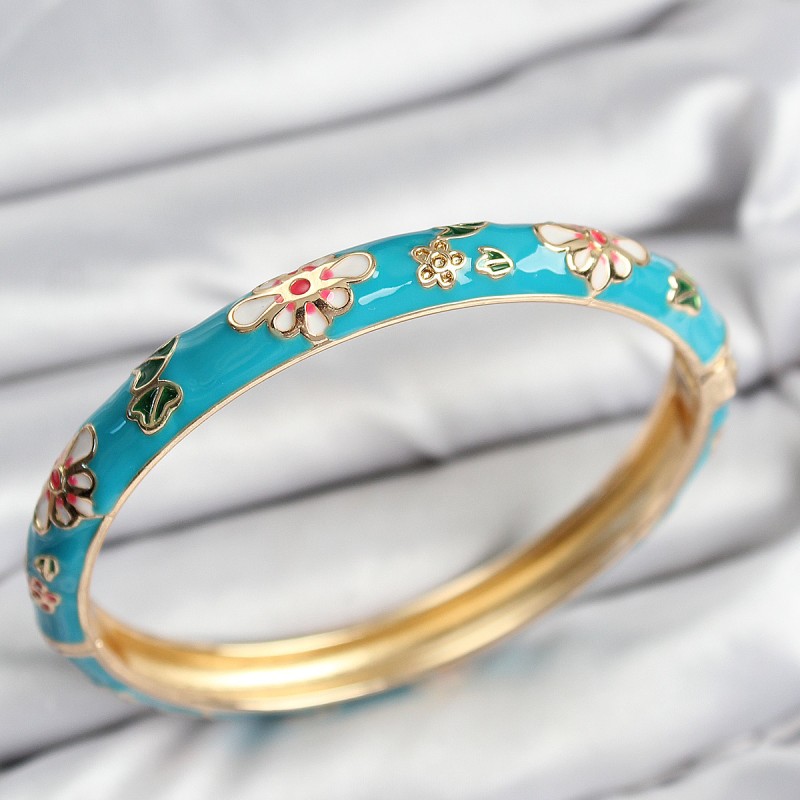 Mineli Pirinç Mavi Çiçek Motifli Gold Kadın Kelepçe