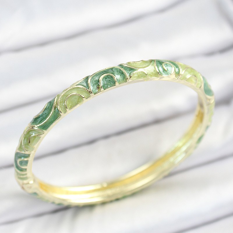 Mineli Pirinç Yeşil Sarmal Desenli Gold Renk Kadın Kelepçe