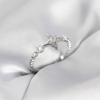 Minimal Kutup Yıldızı Model Zirkon Taşlı Gümüş Renk Kadın Yüzük