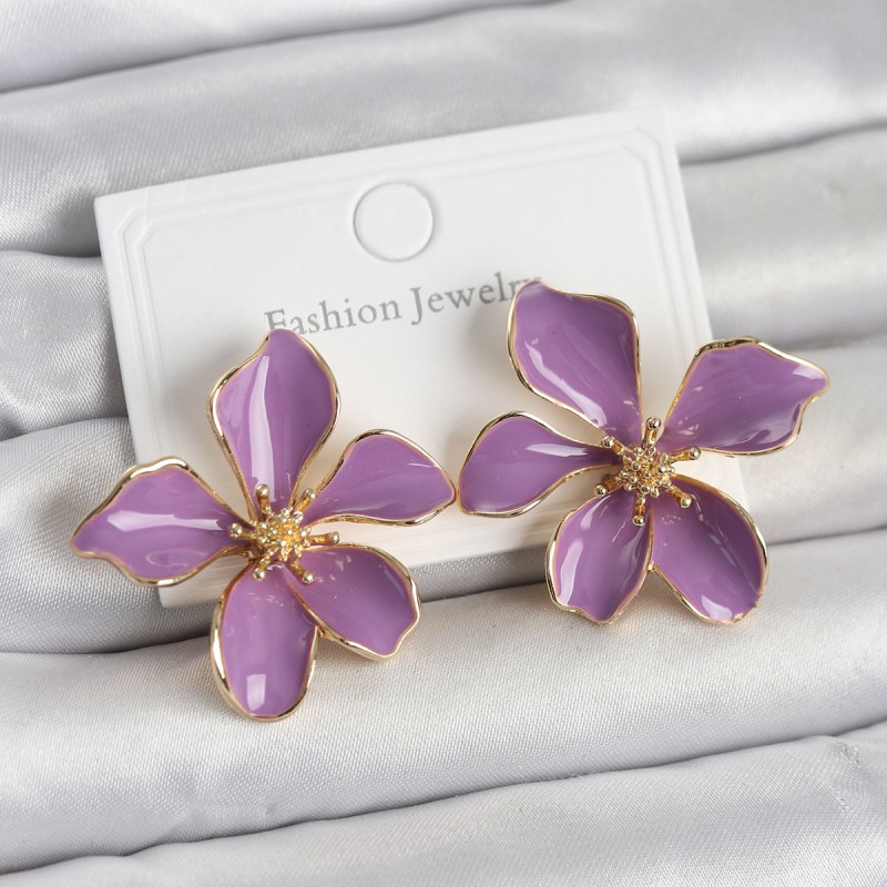 Mor Mineli Çiçek Model Pirinç Kadın Küpe