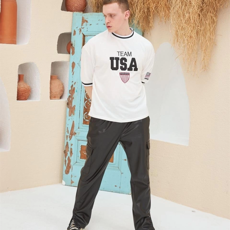 Nakış İşlemeli Ribanalı Oversize T-shirt - Beyaz