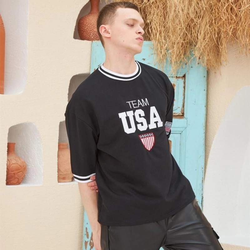 Nakış İşlemeli Ribanalı Oversize T-shirt - Siyah