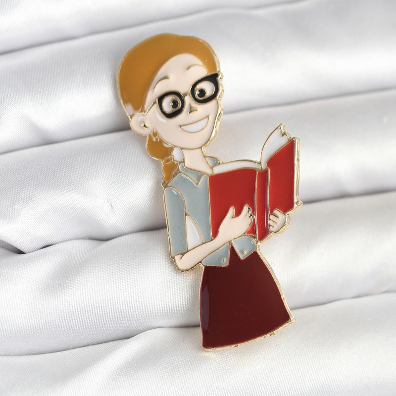 Öğretmen Figürlü Broş