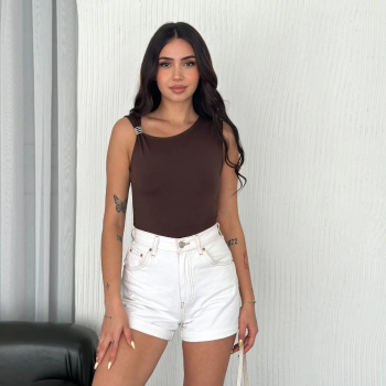 Osy Modal Yumuşak Dokulu Kumaş Bisiklet Yaka Kadın Sıfır Kol Bluz Omuz Toka Aksesuar Detaylı - Kahverengi