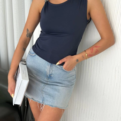 Osy Modal Yumuşak Dokulu Kumaş Bisiklet Yaka   Sıfır Kol Bluz Omuz Toka Aksesuar Detaylı - Lacivert