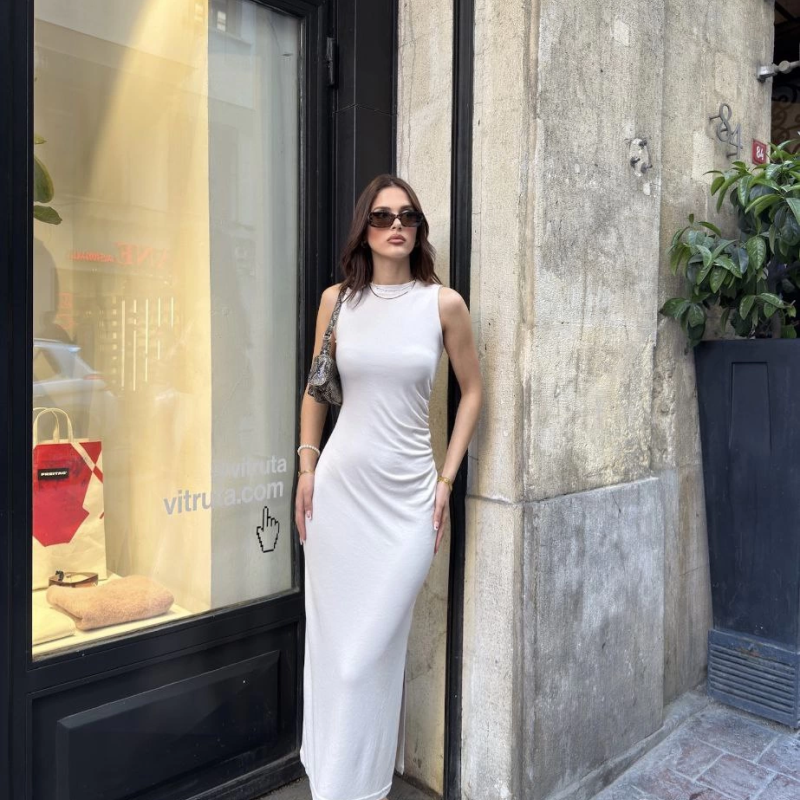 Osy Modal Yumuşak Dokulu Kumaş Bisiklet Yaka Sıfır Kolsuz Yırtmaçlı Uzun Elbise - Beyaz -