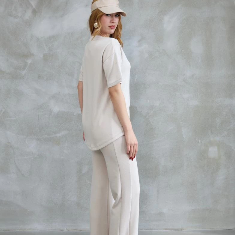 Osy Modal Yumuşak dokulu Kumaş Bisiklet Yaka Taş detaylı Kısa Kollu Takım - Kırık Beyaz -