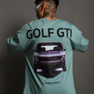Oversize Baskılı Tişört – Golf GTI Retro Araba Desenli,-Mint Yeşili -