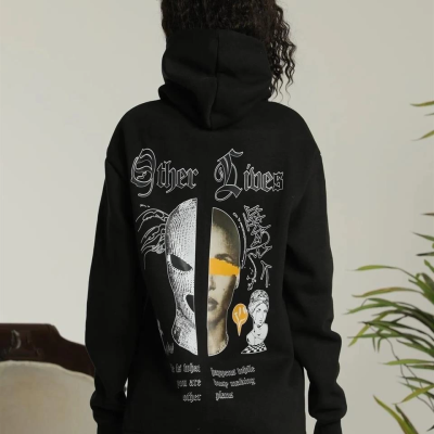 OversizeKapüşonlu Sweatshirt“Other Lives” Ön ve Arka Baskılı,Siiyah -