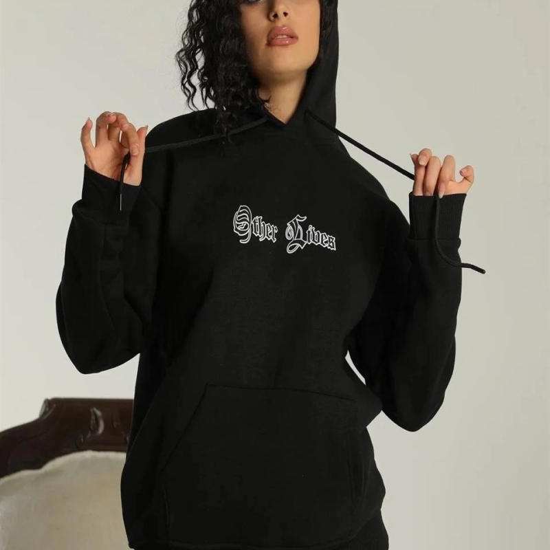 OversizeKapüşonlu Sweatshirt“Other Lives” Ön ve Arka Baskılı,Siiyah -