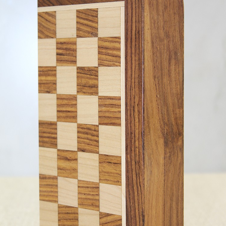 Özel Vernikli Mıknatıs Taşlı Ahşap Katlanabilir Kutulu Satranç Oyunu 12.5 Cm