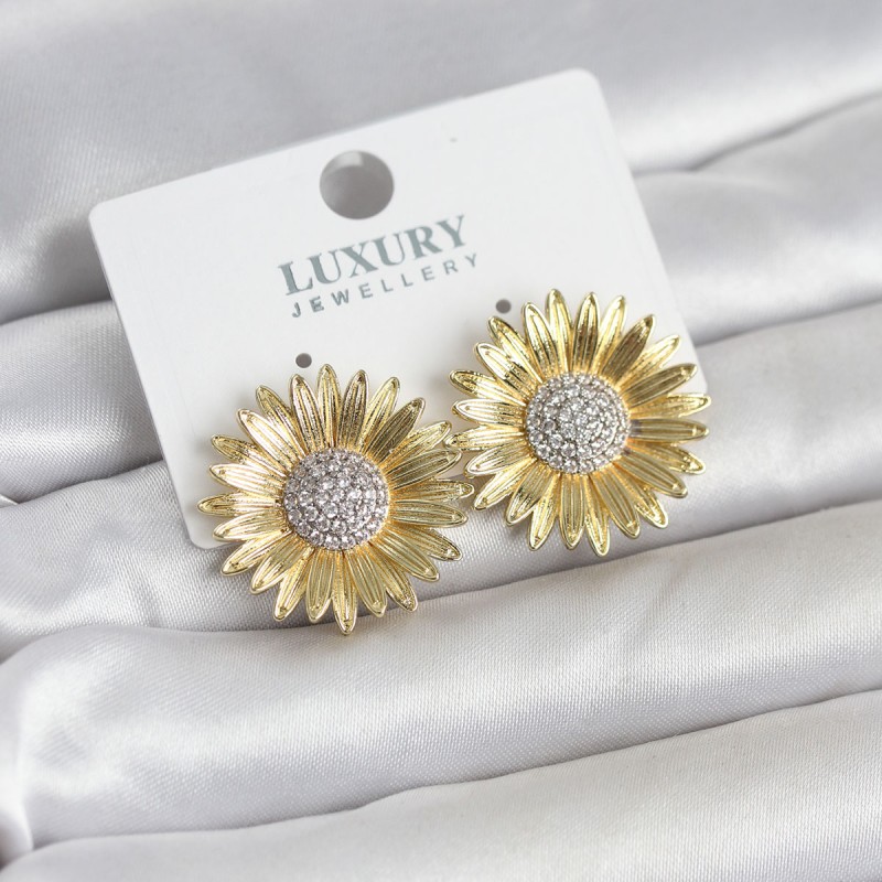 Papatya Model Zirkon Taşlı Pirinç Gold Renk Kadın Küpe