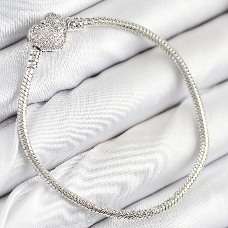 Pirinç Charm Zirkon Taşlı Kalp Model Gümüş Renk Kadın Bileklik