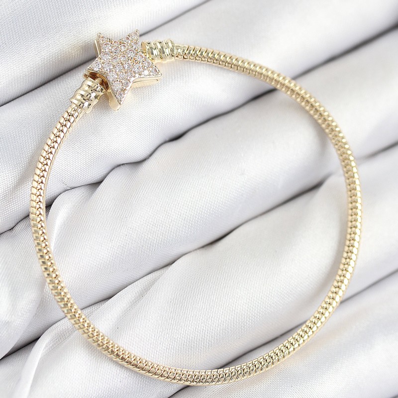 Pirinç Charm Zirkon Taşlı Yıldız Model Gold Renk Kadın Bileklik
